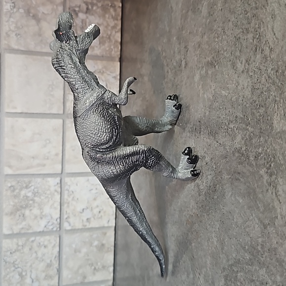 Vintage Velociraptor Dinosaur Toy Figure - Picture 4 of 8